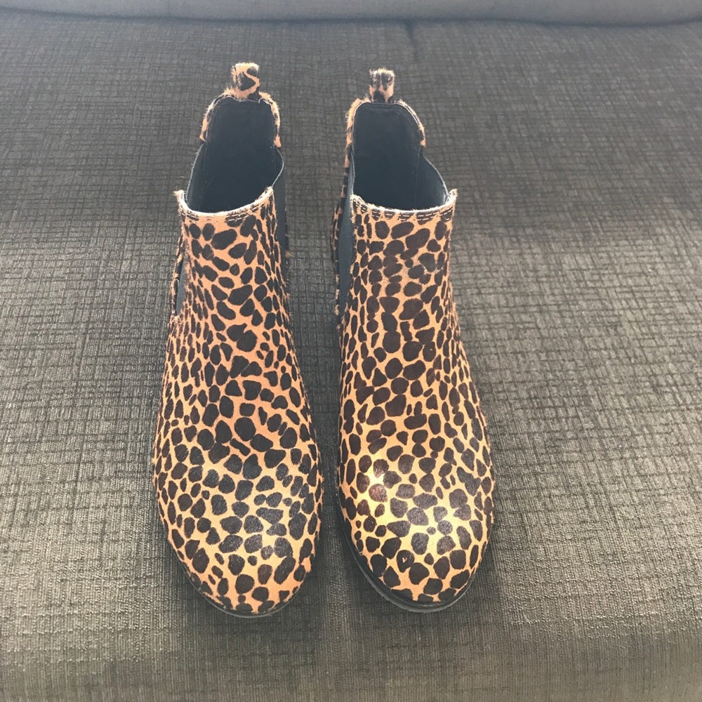 Vince Camuto booties. Real fur. Size 6